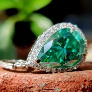 10k White Gold - Green Moissanite 6CT with 1ct  Halo Moissanite Pendant